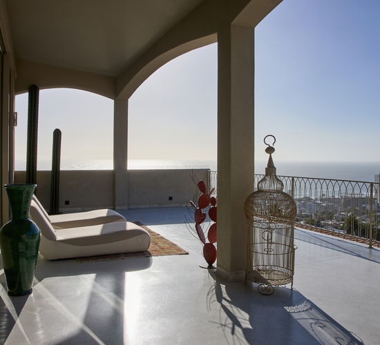 balcony_day_550x500