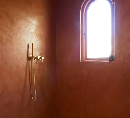 terracotta_shower_550x500